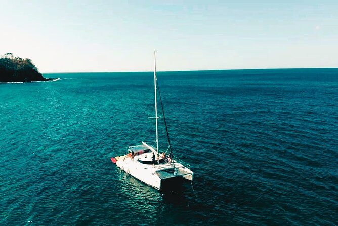Public Sunset Tour in Catamaran All Inclusive - Capacity and Rating