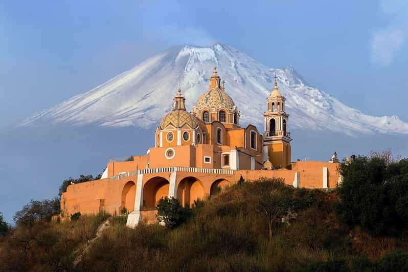 Puebla: Prehispanic Cholula - Ornamental Churches and Talavera Pottery