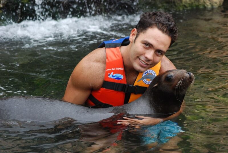 Puerto Aventuras: Dolphin Swim, Sea Lions, Manatees, & Lunch - Facilities and Amenities