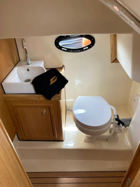Puerto Banus: Boat Charter Moonday Yacht - Boat Features