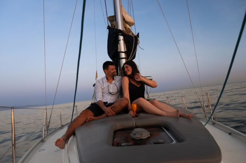 Puerto Banús: Sunset Sail in Marbella With Drinks & Snacks - Onboard Beverage and Snack Offerings
