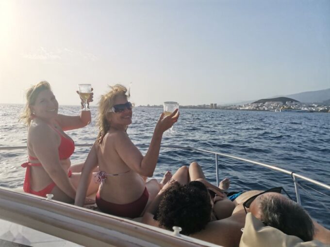 Puerto Colón: Coastal Boat Cruise With Swimming and Snacks - Opportunity to Spot Marine Life