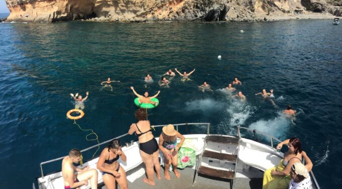 Puerto De Mogan: Boat and Snorkeling Trip - Sightseeing and Snorkeling
