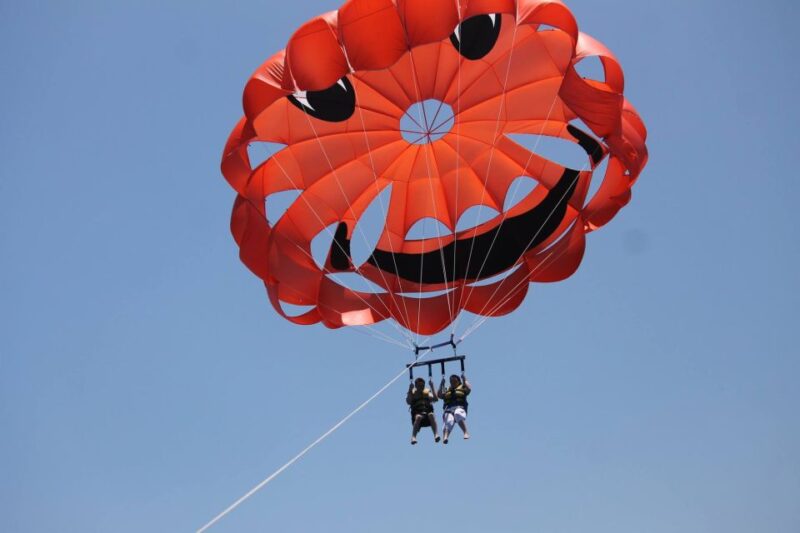 Puerto Del Carmen: 10-Minute Parasailing Expereince - Inclusions for the Parasailing Activity