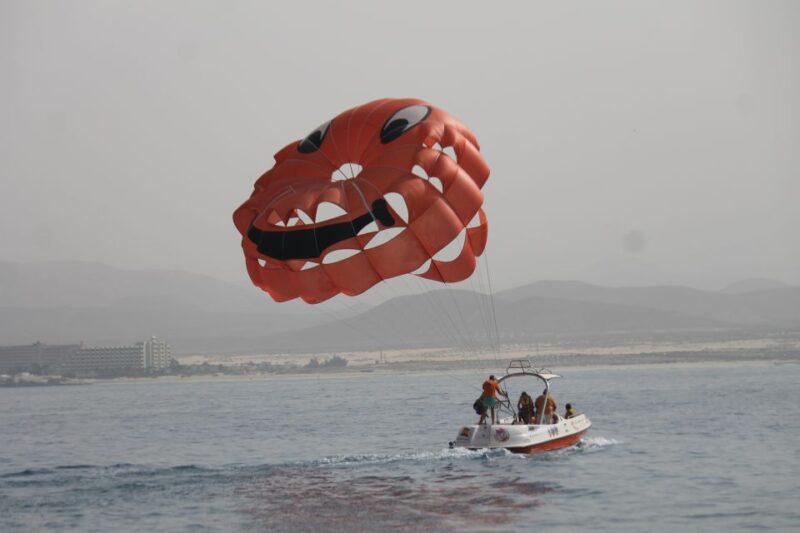 Puerto Del Carmen: 10-Minute Parasailing Expereince - Restrictions and Requirements