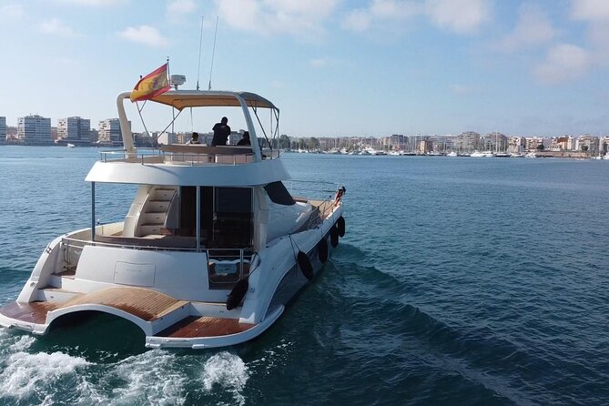 Puerto Del Carmen: Catamaran Trip With Water Sports - Water Sports and Activities