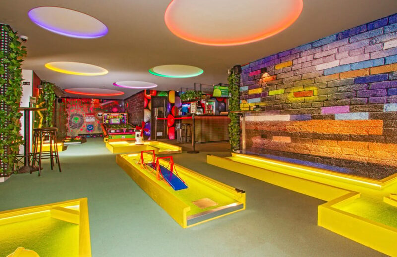 Puerto Del Carmen: Indoor 18 Hole Crazy Mini Golf Experience - Panoramic Sea Views