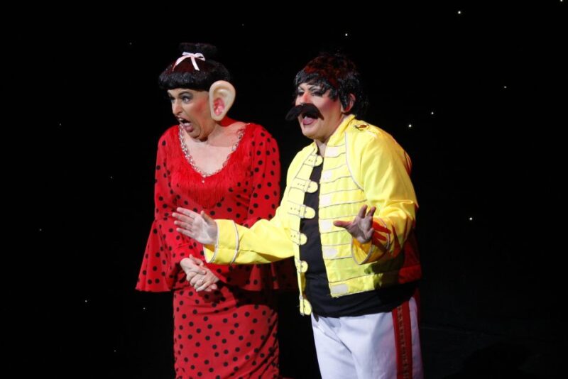 Puerto Del Carmen: Music Hall Tavern Comedy Drag Dinner Show - Inclusions