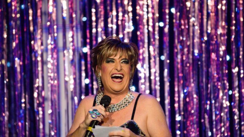Puerto Del Carmen: Music Hall Tavern Comedy Drag Dinner Show - Booking and Cancellation