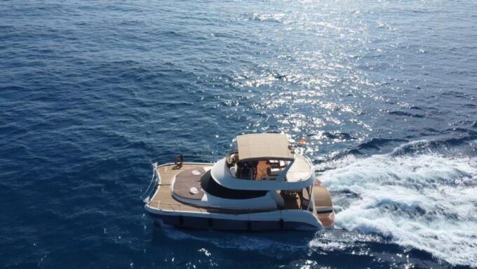 Puerto Del Carmen: Private Sunset Catamaran Tour With Drinks - Picturesque Lanzarote Scenery