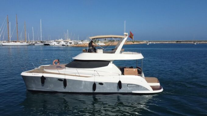 Puerto Del Carmen: Private Sunset Catamaran Tour With Drinks - Drinks and Snacks
