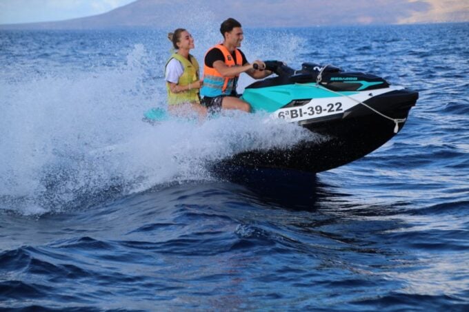 Puerto Del Carmen: Single or Double Jet Ski Rental - Jet Ski Safety and Guidelines