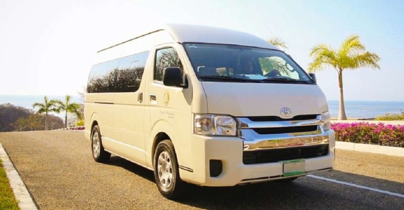 Puerto Escondido: Roundtrip Airport Transfer - Key Points