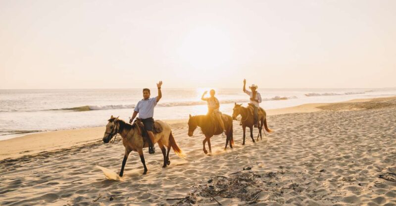 Puerto Escondido: Sunset Horse Riding Tour - Itinerary and Activities
