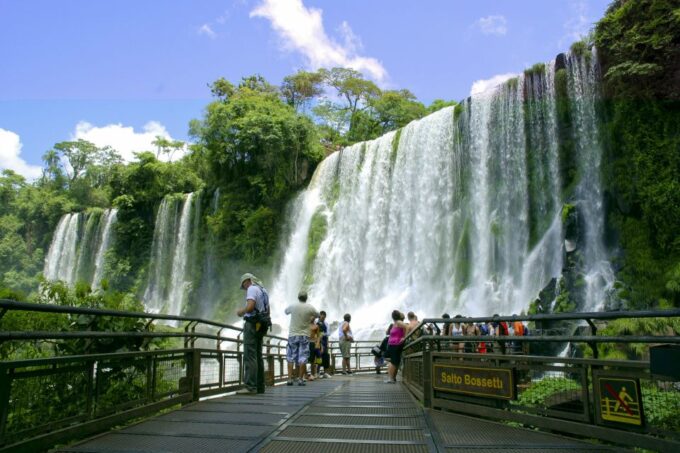 Puerto Iguazú Combo: Iguazu Falls 2 Day Tours + Transfers - Brazilian Falls Tour