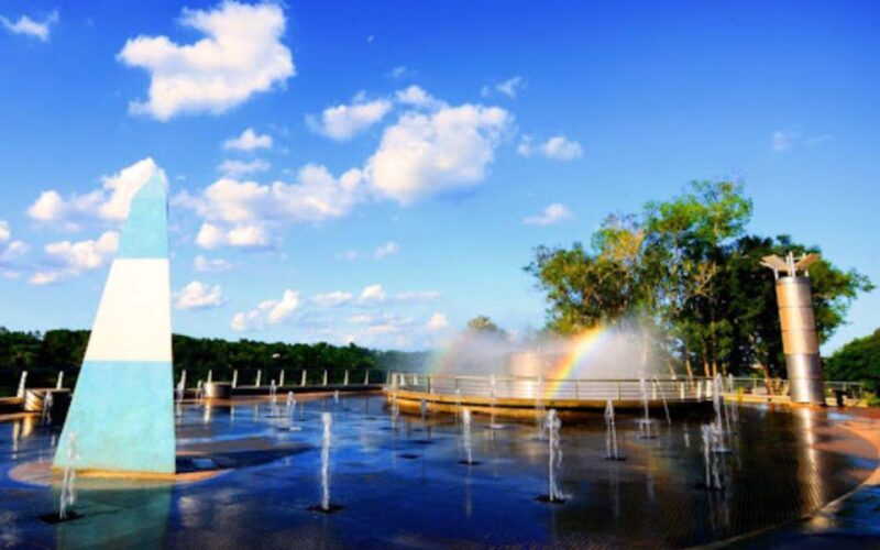 Puerto Iguazu: Hito Tres Fronters and La Aripuca City Tour - Hito Tres Fronteras