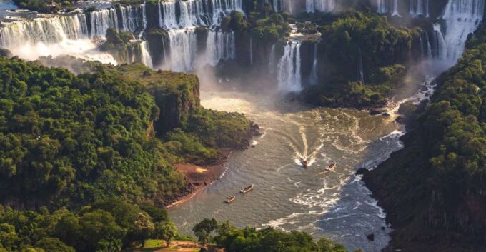 Puerto Iguazu: Iguazu Falls Boat Tour and Gran Aventura - Navigating the Iguazu River