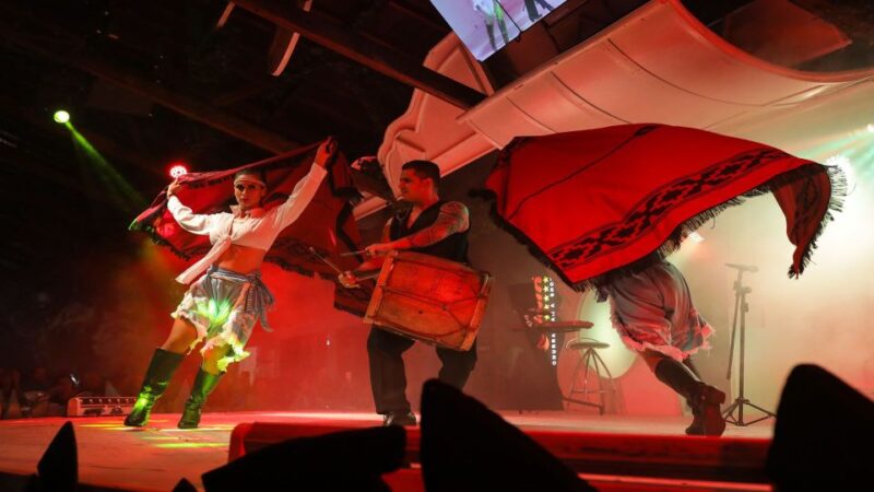 Puerto Iguazu: Rafain Steakhouse Dinner & Show - Key Points