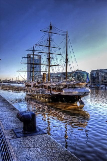 Puerto Madero: Street Food and Walking Tour - Tour Overview