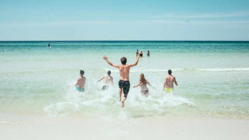 Puerto Plata: Taino Bay Beach Club With Transfer and Buffet - Included Amenities