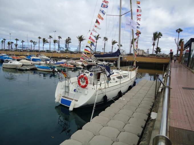 Puerto Rico: Sailing Excursion With Swim, Drinks and Tapas. - Language Options