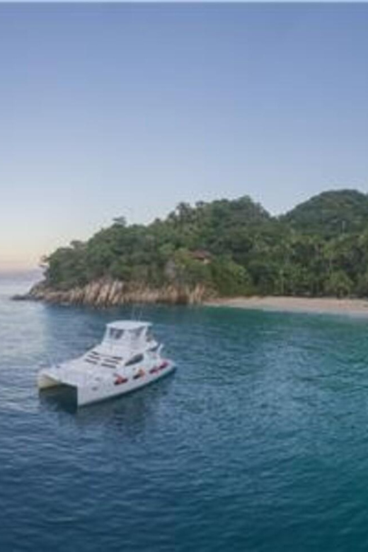 Puerto Vallarta: Luxury Yacht & Snorkel Tour - Key Points
