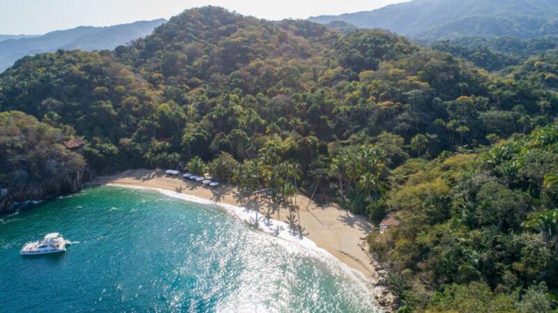 Puerto Vallarta: Luxury Yacht Tour With Lunch and Open Bar - Highlights of the Experience