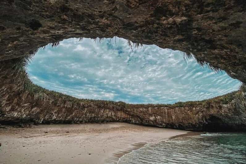 Puerto Vallarta: Marietas Islands Snorkel Cruise With Drinks - Itinerary and Activities