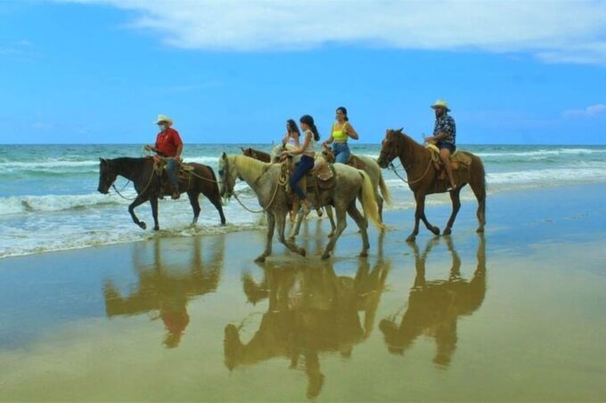Puerto Vallarta: Sayulita Horseback Riding Tour - Tequila Tasting