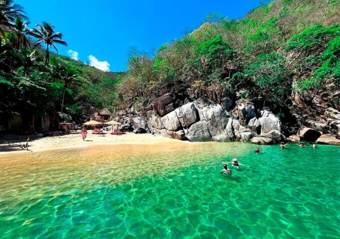 Puerto Vallarta: South Shore Sail, Snorkel and Beach - Sightseeing at Los Arcos