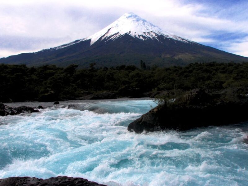 Puerto Varas: Osorno Volcano, Petrohue Falls Full-day Trip - Petrohue Falls Visit
