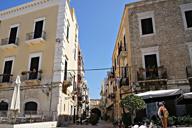 Puglia Full-Day Tour: Bari, Trulli of Alberobello, Castel Del Monte and Sassi of Matera - Discovering the Trulli of Alberobello