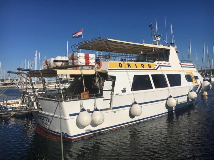Pula: Dolphin Watching Sunset Cruise With Dinner & Drinks - Important Booking Information