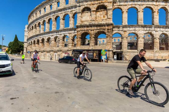 Pula E-Bike Tour: From Verudela to Pula City Center - The Sergii Arch