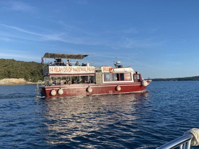 Pula: Harbor Cruise With Unlimited Drinks - Cruise Details