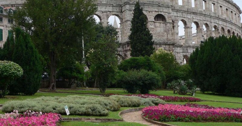 Pula: Historic Walking Tour With Local Guide - Guide Expertise