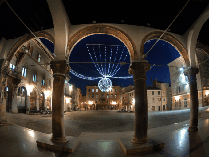 Pula in a Nutshell a Self-Guided Audio Tour in English - Discover Ancient Remains and History