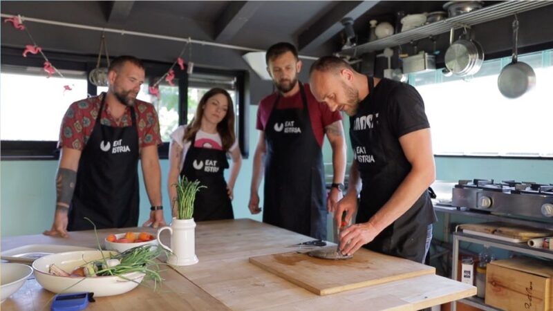 Pula: Market Tour, Cooking Class, and a Meal With Wine - Market Tour