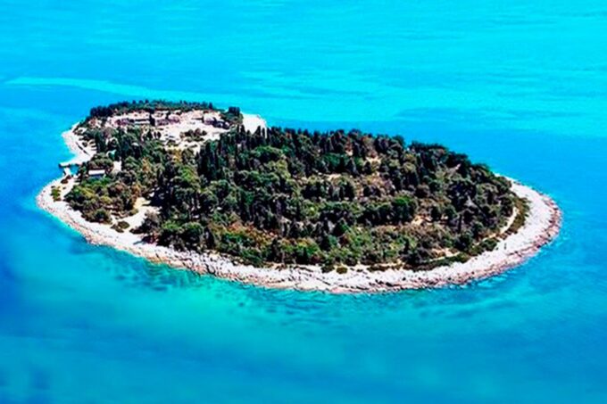 Pula: National Park Brijuni Island Visit & Dolphin Cruise - Transportation and Accessibility