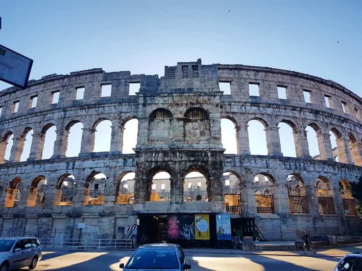 Pula: Old Town Walking Tour for Foodies With Dinner and Wine - Culinary Experience