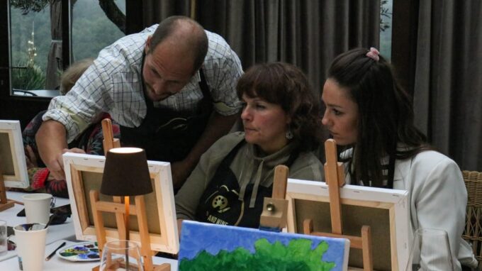 Pula: Paint & Wine Experience - Frequently Asked Questions