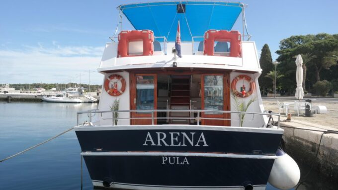 Pula:FANTASTIC DOLPHIN SUNSET TOUR,DINNER & DRINKS( BRIJUNI) - Boat and Amenities