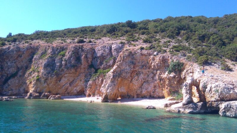 Punat-Private 3.5 Hour Trip to Stara Baška Wild Bays - Boat Features