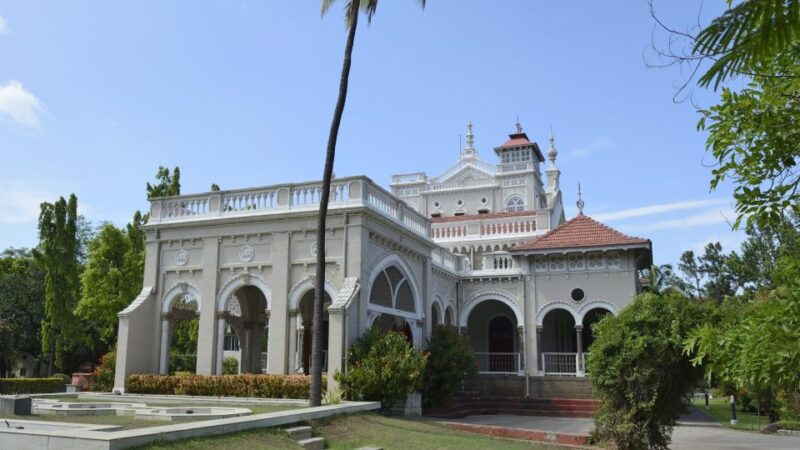Pune: Private Guided Sightseeing Tour by Car With Snacks - Inclusions and Exclusions