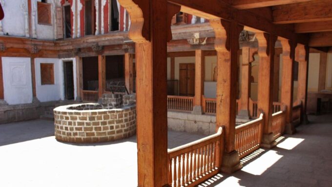 Pune: Private Walking Tour & Food Tasting With a Local - Food Tasting