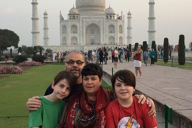Pune Taj Mahal Same Day Tour Review - Pickup Information
