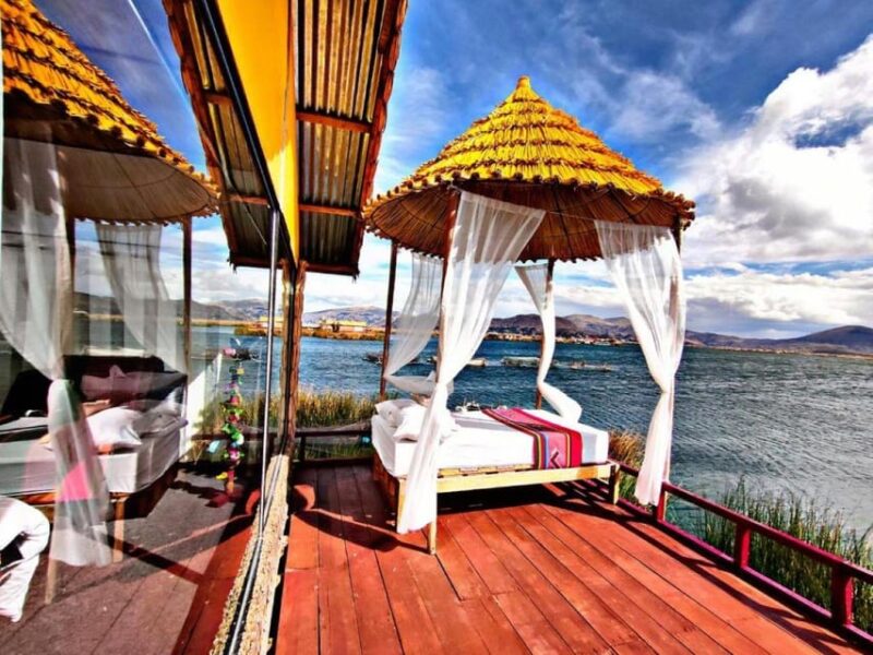 Puno: Uros Island + Floating Hotel 2 Days | Dinner | - Key Points