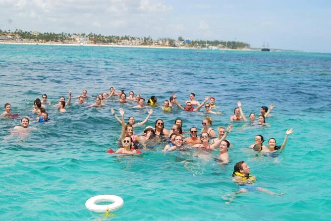 Punta Cana Booze Cruise With Snorkeling, Natural Pool & Open Bar - Onboard Drinks and Entertainment