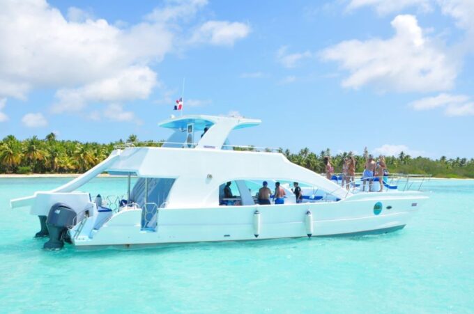 Punta Cana: Catamaran Boat to Saona Island With Buffet Lunch - Meeting Point Information