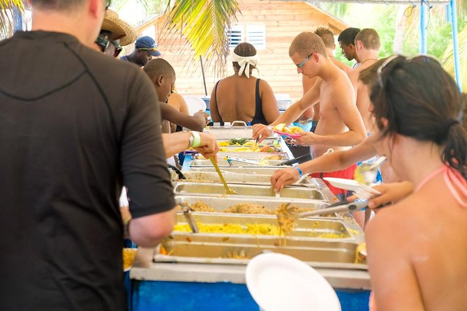 Punta Cana: Catamaran Boat to Saona Island With Buffet Lunch - Shopping Stop